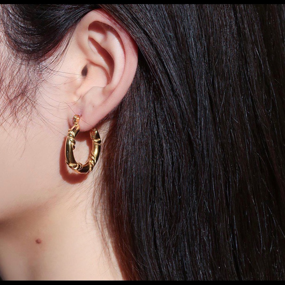 18K Gold Twist Hoop Earrings, Gold Hoop Earrings, Circle Earring , Hoop Earrings - Picture 4 of 4
